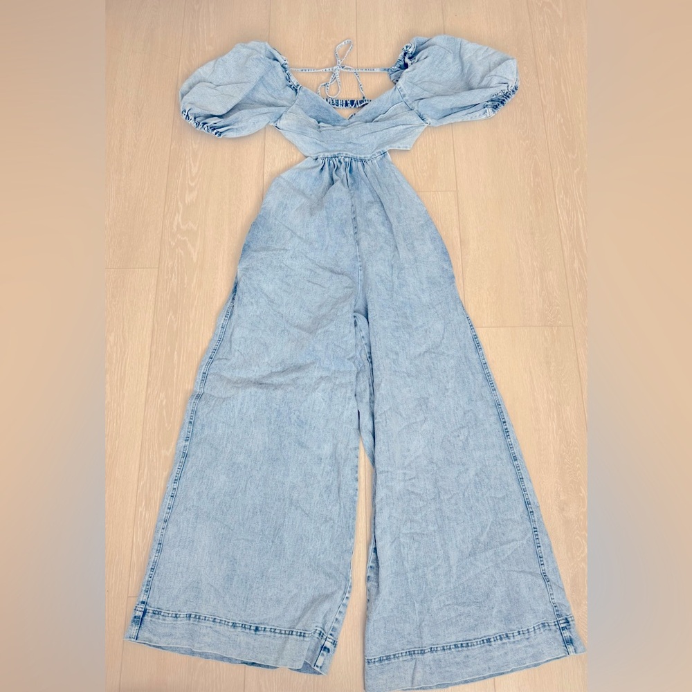 Vici Light Blue Denim Jumpsuit - EUC - Large - CGM Viral - Picture 3 of 11